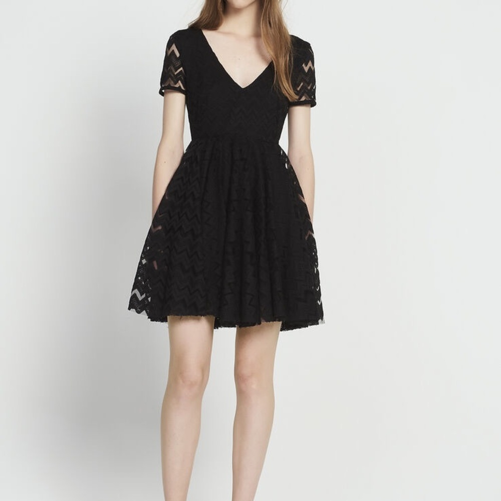 🔥Hot Pick🔥Brand New sandro embroidered dress with low neckline